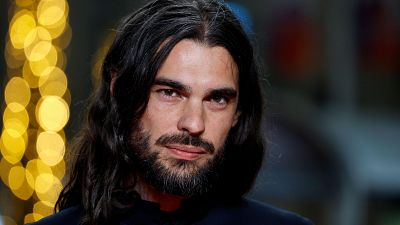 Oliver Laxe sacude Cannes con la explosiva 'Sirat': "Mi fe es que las tragedias de la vida son un regalo"