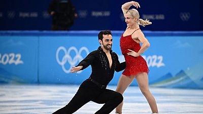 Olivia Smart y Adrián Díaz avanzan novenos a la final de danza sobre hielo