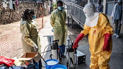 La OMS y CDC África impulsan un plan valorado en 448 millones de euros para frenar el brote de ébola