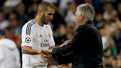 Quizás por tanta novedad es difícil adivinar los equipos inicales de cada equipo, hay varias incógnitas. Mucho más después de que Ancelotti dejará entrever anoche que Bale será titular en el Camp Nou. En el Barça las dudas se concentran en defensa y