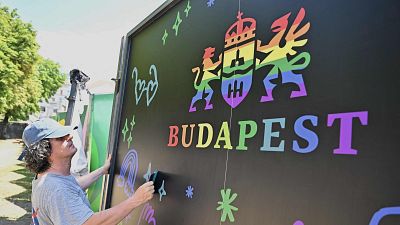 Orbán advierte sobre las "consecuencias legales" de asistir al Orgullo en Budapest, desoyendo los llamados de la UE