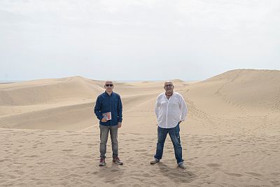 'Página Dos' visita al escritor Alexis Ravelo
