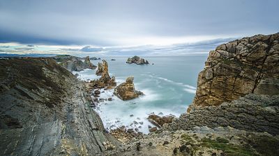 Descubre los sorprendentes paisajes rocosos de Flysch de Costa Quebrada