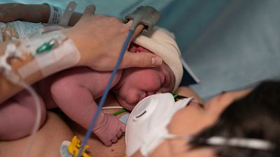 Menos nacimientos en la era COVID: bajan casi un 9% durante el primer trimestre de 2021