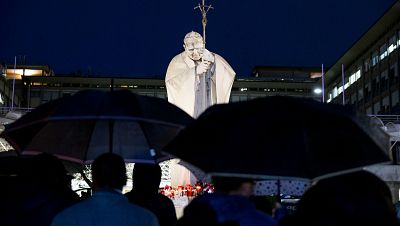 El papa se encuentra "estable", muestra "buena respuesta" y no ha vuelto a sufrir más episodios de broncoespamo