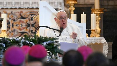 El papa avisa de que si Trump cumple su plan de deportaciones masivas de inmigrantes sería "una desgracia"