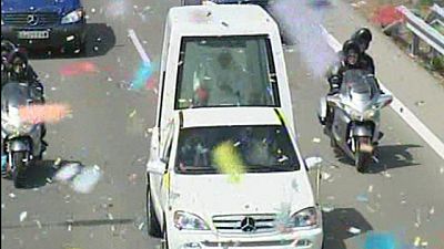 Tras la ceremonia de bienvenida, Benedicto XVI se ha trasladado en papamóvil hasta la Nunciatura Tras la ceremonia de bienvenida, Benedicto XVI se ha trasladado en papamóvil hasta la Nunciatura