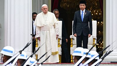 El papa alerta en Indonesia contra el "extremismo religioso" que conduce a la violencia