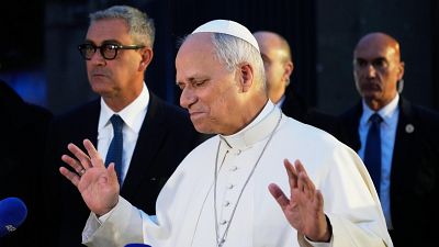 El papa afirma que su misión es "predicar la paz" y pide que se le critique "con la verdad" ante el nuevo ataque de Trump