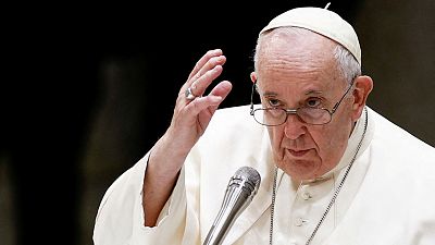 El papa revela que firmó su renuncia en caso de impedimento médico hace más de 9 años