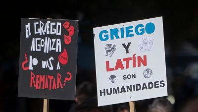 La lengua griega clásica en la educación española: "Sobre el papel sobrevive, pero en la realidad está agonizando"