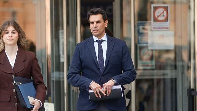 La pareja de Ayuso defiende ante la jueza la legalidad de sus negocios con el grupo Quirón