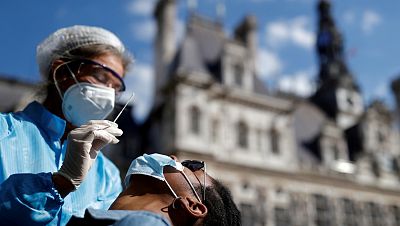 París entra este lunes en alerta máxima por la expansión del coronavirus