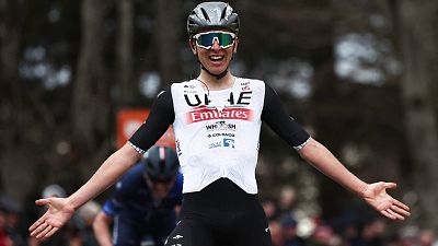 París-Niza. Resumen de la etapa 4: Pogacar gana el primer duelo en la montaña a Vingegaard -- Ver ahora París-Niza. Resumen de la etapa 4: Pogacar gana el primer duelo en la montaña a Vingegaard -- Ver ahora