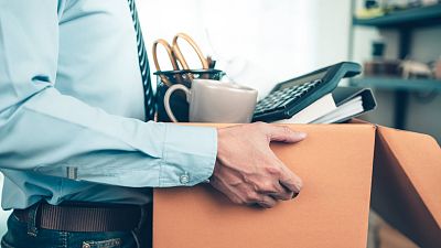 Expulsados del mercado de trabajo y abocados a opositar o emprender: el drama de los parados de larga duración