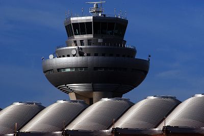 Paros parciales de los controladores aéreos este domingo, con servicios mínimos del 70%