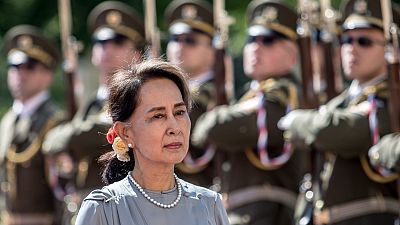 El partido de Suu Kyi gana las elecciones de Birmania con mayoría absoluta