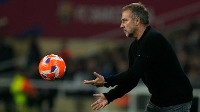 El Barcelona es líder de la Liga, con cuatro puntos de distancia sobre el Madrid. El Barcelona es líder de la Liga, con cuatro puntos de distancia sobre el Madrid.