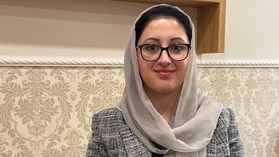 Parwana Ibrahimkhali, activista afgana: "Empezaron a torturarme al detenerme y amenazaron con lapidarme"