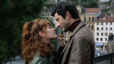 Protagonizada por Javier Rey y Itsasso Arana, está basada en los años 80 en la frontera entre el País Vasco y Francia.