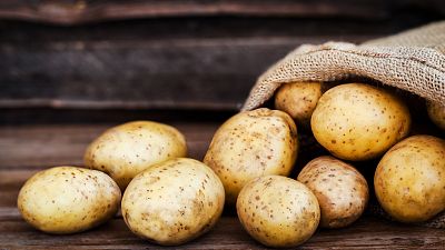6 cosas que no sabías de las patatas y el truco para hacer patatas fritas de bolsa artesanas y súper crujientes