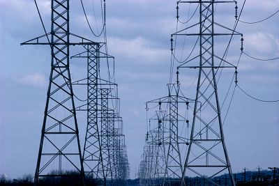 La patronal de las eléctricas recurre ante el Supremo la orden de peajes eléctricos de enero
