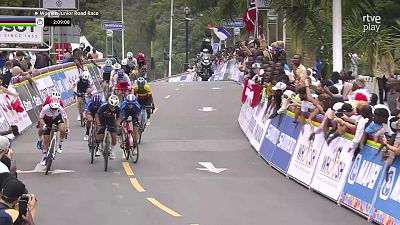 Paula Ostiz, campeona del mundo júnior de ciclismo en ruta, su segunda medalla en el Mundial de Kigali