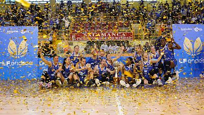 Los triples deciden el Perfumerías Avenida-Valencia (76-61) Los triples deciden el Perfumerías Avenida-Valencia (76-61)