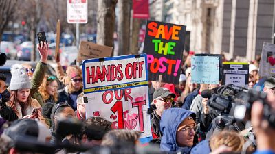 Periodistas de 'The Washington Post' lamentan los despidos de un tercio de su plantilla: "Me echan en plena guerra"