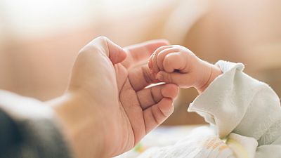 Los permisos de paternidad y maternidad se igualan a 16 semanas Los permisos de paternidad y maternidad se igualan a 16 semanas