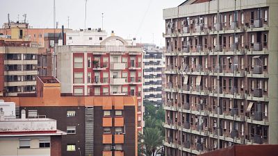 Más de cuatro millones de personas en España viven con menos de 644 euros al mes