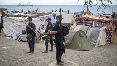La Policía Nacional lleva a cabo una operación en Ceuta para filiar a menores migrantes