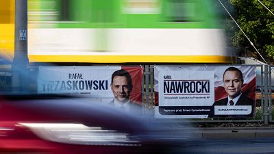 Carteles electorales ed los candicatos presidenciales Rafal Trzaskowski (izq.), y Karol Nawrocki (der.) en las calles de Varsovia Carteles electorales ed los candicatos presidenciales Rafal Trzaskowski (izq.), y Karol Nawrocki (der.) en las calles de Varsovia