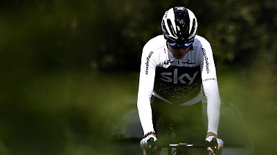 El vigente campeón, el discutido Chris Froome (Sky), busca  engrosar los libros de oro del Tour de Francia, del 7 al 29 de julio,  con un quinto amarillo en París frente a un pelotón de favoritos,  entre ellos el italiano Vincenzo Nibali (Bahrain) o