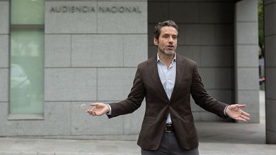 El Gobierno tacha de "broma" la querella por basarse en "testimonios anónimos" y el PP le da "veracidad razonable"