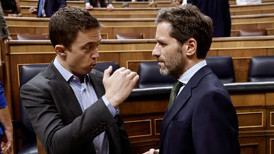 PP y Sumar se alían en el Congreso y votan dos propuestas sobre armas y cláusulas hipotecarias al margen del PSOE