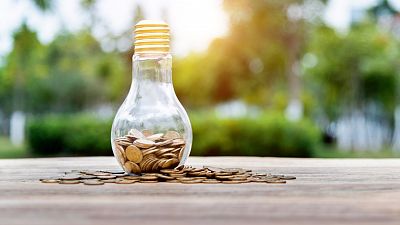 Los precios se mantienen sin cambios en febrero y baja el precio de la luz