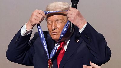 El método Trump en 2025: resolver 8  conflictos y aranceles