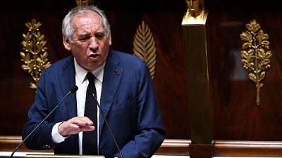 El primer ministro francés sobrevive a su cuarta moción de censura al no recibir el respaldo de la ultraderecha