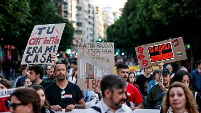 Miles de personas salen a la calle para reclamar una vivienda digna: "Las huelgas de alquileres han venido para quedarse"