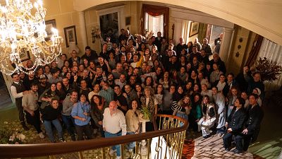 El Emmy Internacional llega a los platós de 'La Promesa': ¡así lo ha celebrado el equipo!