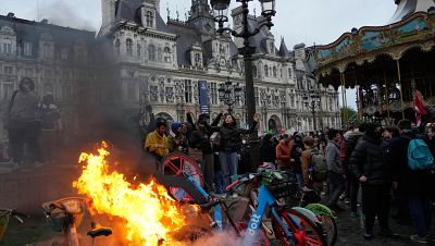 Protestas e incidentes en las calles francesas tras la validación del Constitucional de la reforma de las pensiones