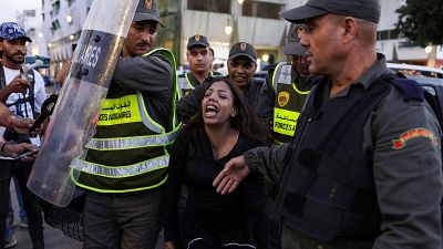 Las protestas de la Generación Z en Marruecos se vuelven violentas tras tres días sin respuesta del Gobierno Las protestas de la Generación Z en Marruecos se vuelven violentas tras tres días sin respuesta del Gobierno