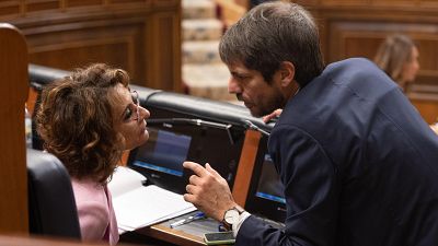 La vicepresidenta primera y ministra de Hacienda, María Jesús Montero, y el ministro de Cultura, Ernest Urtasun