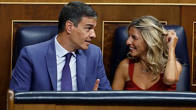 PSOE y Sumar cierran un pacto de gobierno de coalición que incluye la reducción de la jornada laboral a 37,5 horas