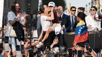 La Puerta del Sol hierve con María Corina Machado: "Sabemos que Delcy no es más que un títere"