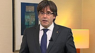 Puigdemont, ante el encarcelamiento de sus exconsejeros: "Es un gravísimo atentado a la democracia" Puigdemont, ante el encarcelamiento de sus exconsejeros: "Es un gravísimo atentado a la democracia"