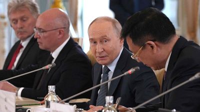 Putin asegura que Rusia puede "controlar el Donbás" y a la vez llegar a un acuerdo con Ucrania