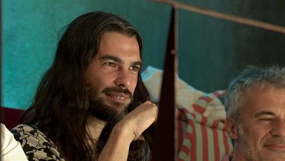 Quién es Óliver Laxe, director de 'Sirât', presente en La Revuelta