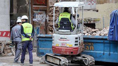 Los sectores no esenciales vuelven a la actividad con medidas preventivas para evitar contagios Los sectores no esenciales vuelven a la actividad con medidas preventivas para evitar contagios